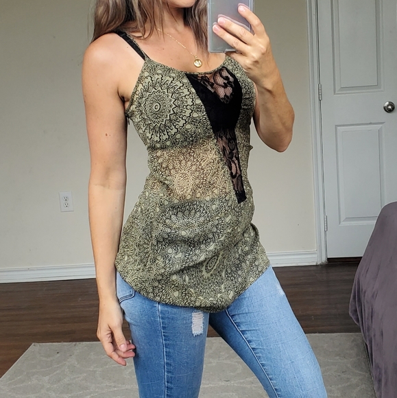 Pins and needles paisley lace top - Picture 5 of 9